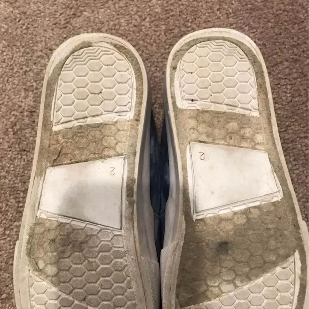 Girls slip on canvas shoes